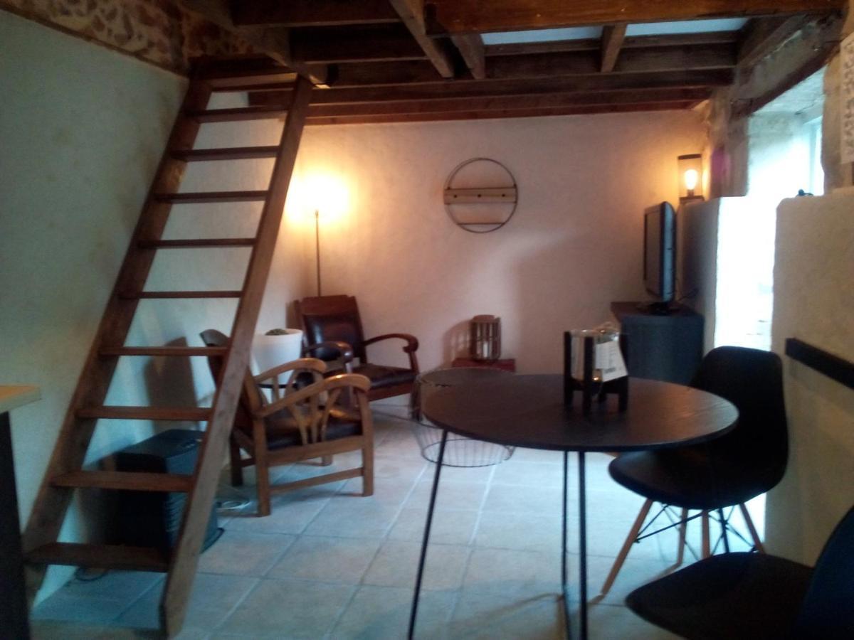 Les Chambres Du Vau Profond Vernoil Eksteriør bilde
